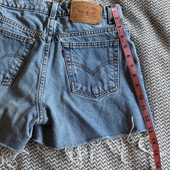 Vintage 90s Levi’s zipper fly cutoff shorts 28” waist - Picture 7 of 9